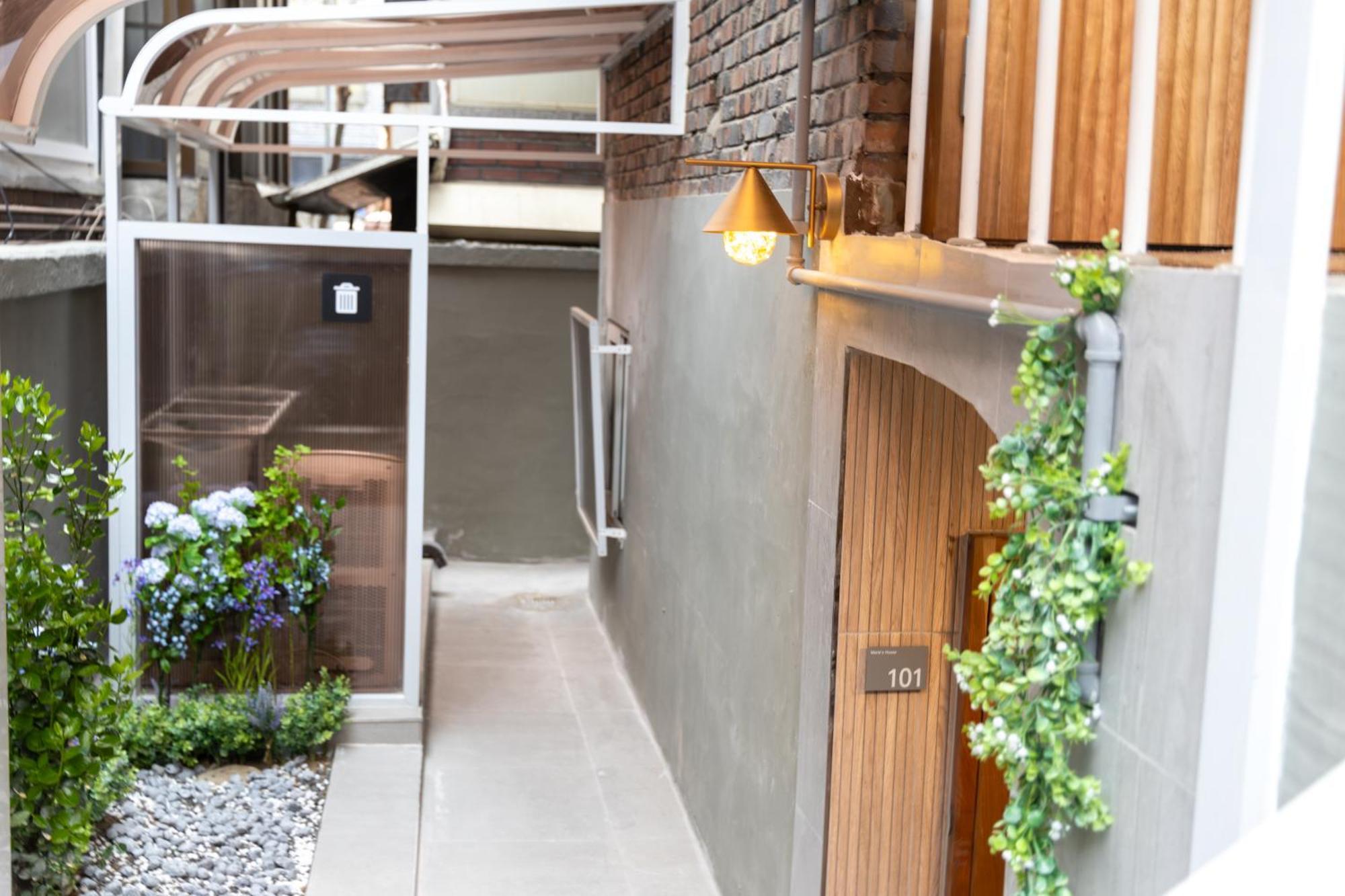 Marie's House 101 Hongdae Bed & Breakfast Seoul