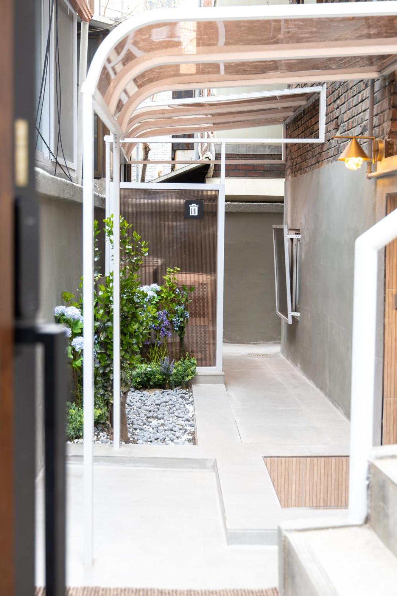 Marie's House 101 Hongdae Bed & Breakfast *
